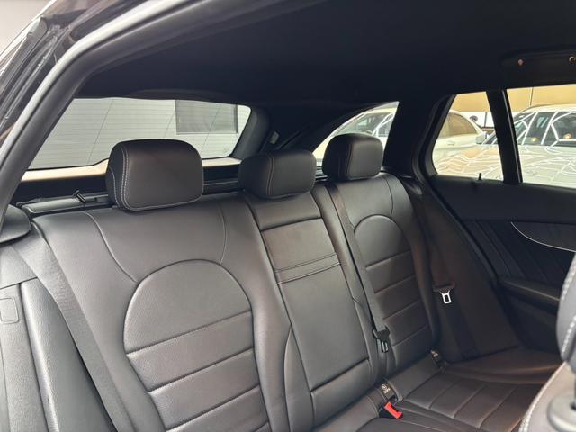 展示場には１００台の展示車がございます！なかにはネットには掲載されてない、掲載前などのお買い得車なども多数ございます。まずはお店にご来店頂きましてお店やスタッフなどの雰囲気もご覧ください！