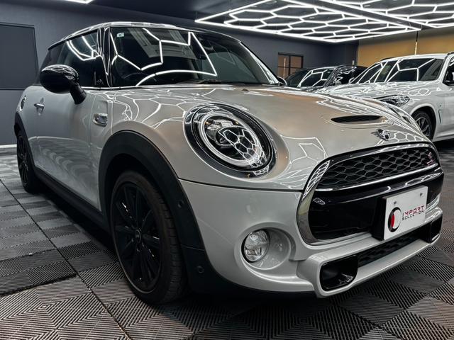 ＭＩＮＩ 　アクティブクルーズコントロール　純正ナビ　バックガイドモニター　前後ＰＤＣ　ＬＥＤヘッドライト　純正１７インチアルミ　純正ミラー型ＥＴＣ　禁煙車（6枚目）