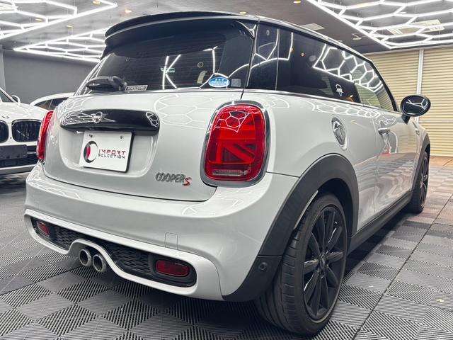 ＭＩＮＩ 　アクティブクルーズコントロール　純正ナビ　バックガイドモニター　前後ＰＤＣ　ＬＥＤヘッドライト　純正１７インチアルミ　純正ミラー型ＥＴＣ　禁煙車（9枚目）