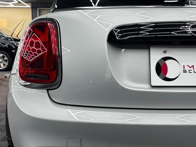 ＭＩＮＩ 　アクティブクルーズコントロール　純正ナビ　バックガイドモニター　前後ＰＤＣ　ＬＥＤヘッドライト　純正１７インチアルミ　純正ミラー型ＥＴＣ　禁煙車（13枚目）