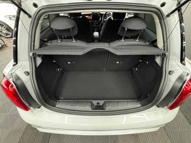 ＭＩＮＩ 　アクティブクルーズコントロール　純正ナビ　バックガイドモニター　前後ＰＤＣ　ＬＥＤヘッドライト　純正１７インチアルミ　純正ミラー型ＥＴＣ　禁煙車（22枚目）