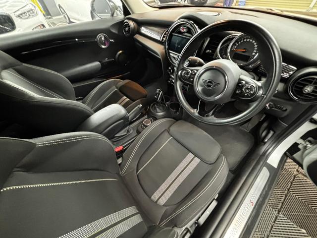 ＭＩＮＩ 　アクティブクルーズコントロール　純正ナビ　バックガイドモニター　前後ＰＤＣ　ＬＥＤヘッドライト　純正１７インチアルミ　純正ミラー型ＥＴＣ　禁煙車（25枚目）