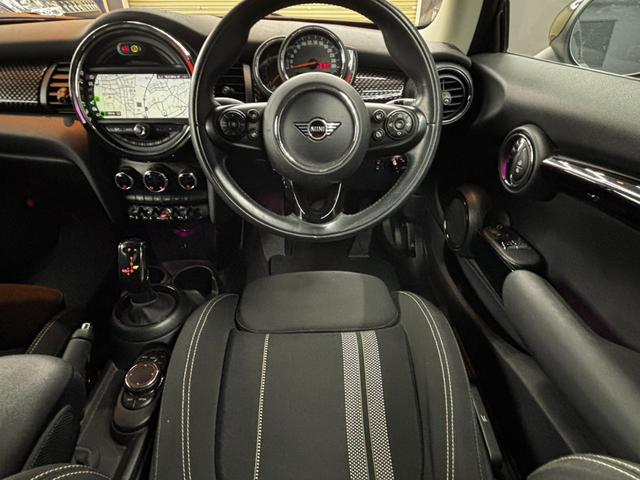 ＭＩＮＩ 　アクティブクルーズコントロール　純正ナビ　バックガイドモニター　前後ＰＤＣ　ＬＥＤヘッドライト　純正１７インチアルミ　純正ミラー型ＥＴＣ　禁煙車（29枚目）