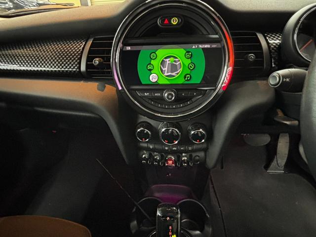 ＭＩＮＩ 　アクティブクルーズコントロール　純正ナビ　バックガイドモニター　前後ＰＤＣ　ＬＥＤヘッドライト　純正１７インチアルミ　純正ミラー型ＥＴＣ　禁煙車（32枚目）