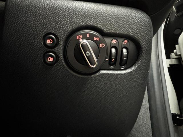 ＭＩＮＩ 　アクティブクルーズコントロール　純正ナビ　バックガイドモニター　前後ＰＤＣ　ＬＥＤヘッドライト　純正１７インチアルミ　純正ミラー型ＥＴＣ　禁煙車（38枚目）