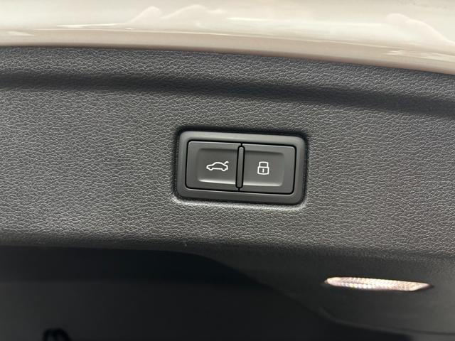 A5スポーツバック 2.0TFSIクワトロ スポーツ Sライン パノラマサンルーフ アダプティブクルーズ 20インチアルミ エアロ 純正ナビ 地デジ 360°カメラ ハーフレザー パワーゲート シートヒーター バーチャルコックピット ETC ドラレコ(26枚目)