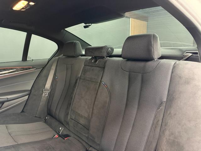 5シリーズ 523d Mスポーツ パノラマガラスサンルーフ アクティブクルーズ 純正ナビ フルセグTV トップビュー+サイドビュー harman/kardon パワートランク ヘッドアップディスプレイ LED ETC ドラレコ(18枚目)