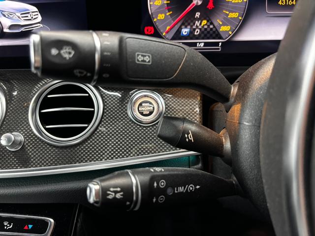 Ｅクラス Ｅ４３　４マチック　レーダーセーフティパッケージ　ヘッドアップディスプレイ　黒レザーシート　純正ナビ　３６０°カメラ　パワーシート　シートヒーター　アンビエントライト　ブルメスター　フルセグＴＶ　パワーバックドア（26枚目）