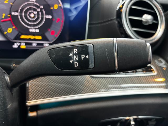 Ｅクラス Ｅ４３　４マチック　レーダーセーフティパッケージ　ヘッドアップディスプレイ　黒レザーシート　純正ナビ　３６０°カメラ　パワーシート　シートヒーター　アンビエントライト　ブルメスター　フルセグＴＶ　パワーバックドア（27枚目）