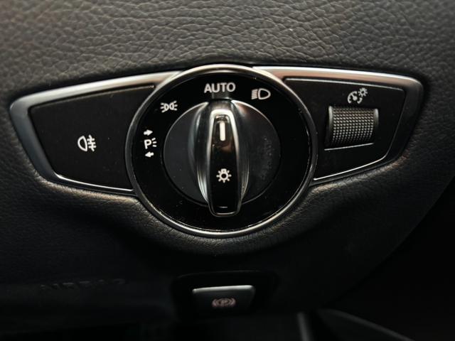 Ｅクラス Ｅ４３　４マチック　レーダーセーフティパッケージ　ヘッドアップディスプレイ　黒レザーシート　純正ナビ　３６０°カメラ　パワーシート　シートヒーター　アンビエントライト　ブルメスター　フルセグＴＶ　パワーバックドア（29枚目）