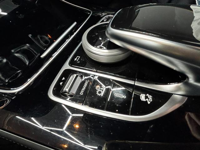 Ｅクラス Ｅ４３　４マチック　レーダーセーフティパッケージ　ヘッドアップディスプレイ　黒レザーシート　純正ナビ　３６０°カメラ　パワーシート　シートヒーター　アンビエントライト　ブルメスター　フルセグＴＶ　パワーバックドア（33枚目）