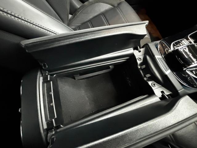 Ｅクラス Ｅ４３　４マチック　レーダーセーフティパッケージ　ヘッドアップディスプレイ　黒レザーシート　純正ナビ　３６０°カメラ　パワーシート　シートヒーター　アンビエントライト　ブルメスター　フルセグＴＶ　パワーバックドア（35枚目）