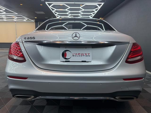 Ｅクラス Ｅ２００　アバンギャルド　スポーツ　サンルーフ　レザーエクスクルーシブパッケージ　アダプティブクルーズコントロール　ヘッドアップディスプレイ　前後シートヒーター　レザーシート　全方位カメラ　ブルメスター　パフュームアトマイザー（8枚目）