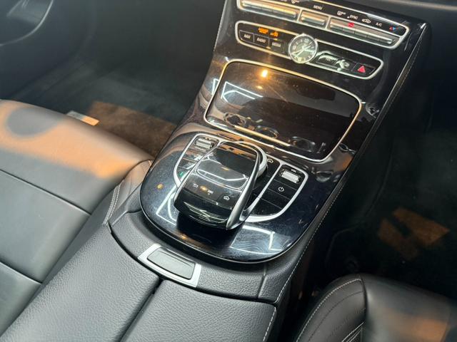 Ｅクラス Ｅ２００　アバンギャルド　スポーツ　サンルーフ　レザーエクスクルーシブパッケージ　アダプティブクルーズコントロール　ヘッドアップディスプレイ　前後シートヒーター　レザーシート　全方位カメラ　ブルメスター　パフュームアトマイザー（41枚目）