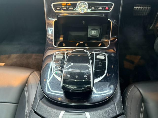 Ｅクラス Ｅ２００　アバンギャルド　スポーツ　サンルーフ　レザーエクスクルーシブパッケージ　アダプティブクルーズコントロール　ヘッドアップディスプレイ　前後シートヒーター　レザーシート　全方位カメラ　ブルメスター　パフュームアトマイザー（42枚目）