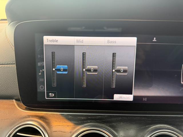 Ｅクラス Ｅ２００　アバンギャルド　スポーツ　サンルーフ　レザーエクスクルーシブパッケージ　アダプティブクルーズコントロール　ヘッドアップディスプレイ　前後シートヒーター　レザーシート　全方位カメラ　ブルメスター　パフュームアトマイザー（47枚目）