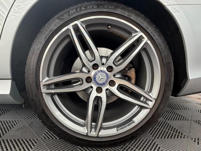 Ｅクラス Ｅ２００　アバンギャルド　スポーツ　サンルーフ　レザーエクスクルーシブパッケージ　アダプティブクルーズコントロール　ヘッドアップディスプレイ　前後シートヒーター　レザーシート　全方位カメラ　ブルメスター　パフュームアトマイザー（62枚目）