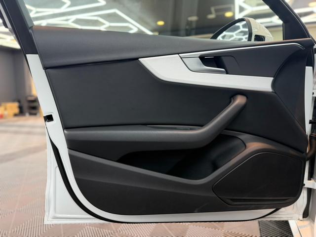 Ａ４アバント ２．０ＴＦＳＩクワトロスポーツ　Ｓラインパッケージ　アダプティブクルーズコントロール　フルセグＴＶ　パワーバックドア　パワーシート　Ｂｌｕｅｔｏｏｔｈ　全方位カメラ　純正ナビ　純正ＡＷ１８インチ　ＥＴＣ２．０（11枚目）