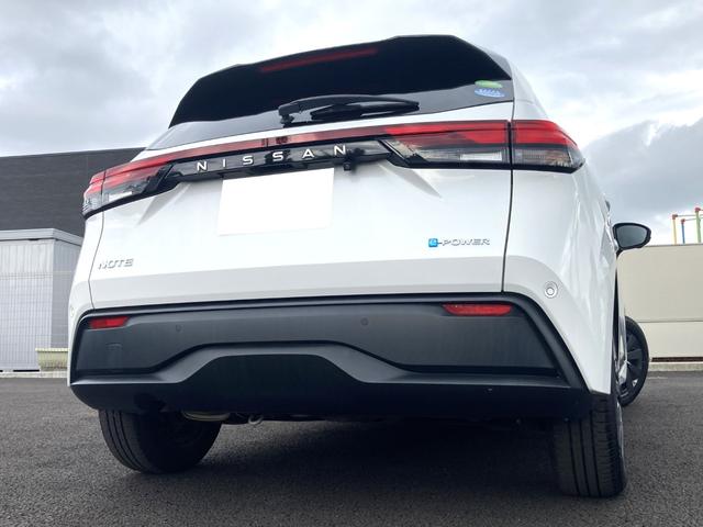 ノート Ｓ　ｅ－ＰＯＷＥＲ　ＬＥＤヘッドランプ＆ＬＥＤフォグ　日産純正ナビ　フルセグＴＶ　アラウンドビューモニター　ナビ連動ドラレコ　ＥＴＣ　インテリジェントルームミラー　ブラインドスポット　電動パーキング（6枚目）