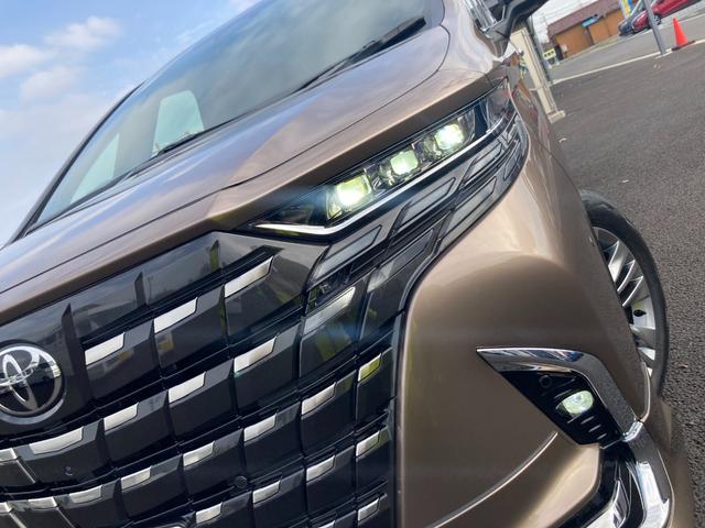 アルファード Ｚ　トヨタチームメイト　モデリスタエアロ＆マフラー　ムーンルーフ　後席サイドサンシェード　デジタルインナーミラー　スペアタイヤ　１３．２型後席モニター　寒冷地仕様　ＨＵＤ　レインクリアリングブルーミラー（5枚目）