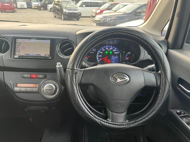 タントエグゼ カスタムＧ　ＥＴＣ　ナビ　ＴＶ　ＨＩＤ　スマートキー　電動格納ミラー　ＣＶＴ　盗難防止システム　ＡＢＳ　ＣＤ　Ｂｌｕｅｔｏｏｔｈ　アルミホイール　衝突安全ボディ　エアコン　パワーステアリング　パワーウィンドウ（3枚目）