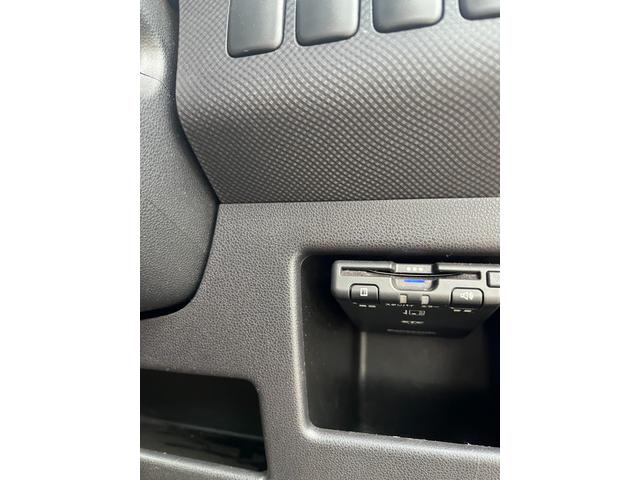 タントエグゼ カスタムＧ　ＥＴＣ　ナビ　ＴＶ　ＨＩＤ　スマートキー　電動格納ミラー　ＣＶＴ　盗難防止システム　ＡＢＳ　ＣＤ　Ｂｌｕｅｔｏｏｔｈ　アルミホイール　衝突安全ボディ　エアコン　パワーステアリング　パワーウィンドウ（7枚目）