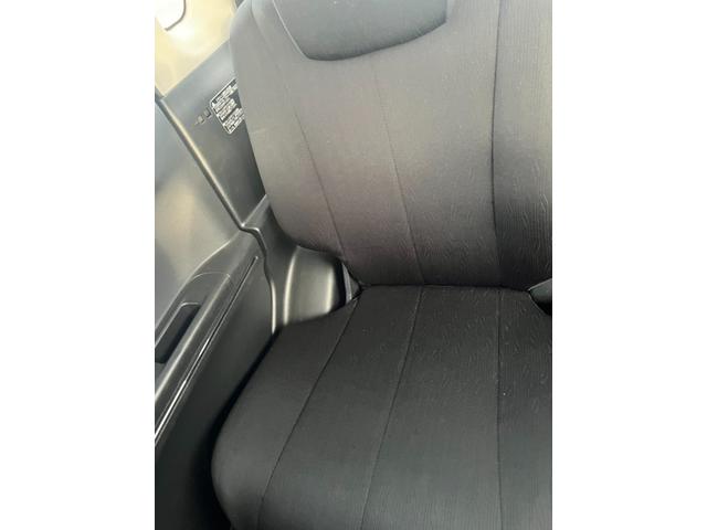 タントエグゼ カスタムＧ　ＥＴＣ　ナビ　ＴＶ　ＨＩＤ　スマートキー　電動格納ミラー　ＣＶＴ　盗難防止システム　ＡＢＳ　ＣＤ　Ｂｌｕｅｔｏｏｔｈ　アルミホイール　衝突安全ボディ　エアコン　パワーステアリング　パワーウィンドウ（9枚目）