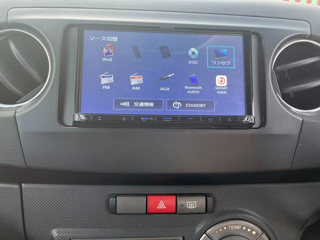 タントエグゼ カスタムＲＳ　バックカメラ　ＴＶ　ＨＩＤ　スマートキー　ＣＶＴ　盗難防止システム　ＡＢＳ　ＣＤ　ＵＳＢ　ミュージックプレイヤー接続可　Ｂｌｕｅｔｏｏｔｈ　アルミホイール　衝突安全ボディ　エアコン　パワーステアリング（5枚目）