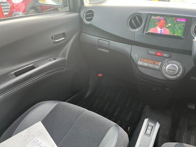 タントエグゼ カスタムＲＳ　バックカメラ　ＴＶ　ＨＩＤ　スマートキー　ＣＶＴ　盗難防止システム　ＡＢＳ　ＣＤ　ＵＳＢ　ミュージックプレイヤー接続可　Ｂｌｕｅｔｏｏｔｈ　アルミホイール　衝突安全ボディ　エアコン　パワーステアリング（8枚目）