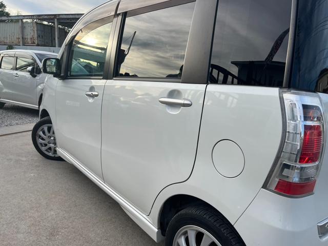 タントエグゼ カスタムＲＳ　バックカメラ　ＴＶ　ＨＩＤ　スマートキー　ＣＶＴ　盗難防止システム　ＡＢＳ　ＣＤ　ＵＳＢ　ミュージックプレイヤー接続可　Ｂｌｕｅｔｏｏｔｈ　アルミホイール　衝突安全ボディ　エアコン　パワーステアリング（16枚目）