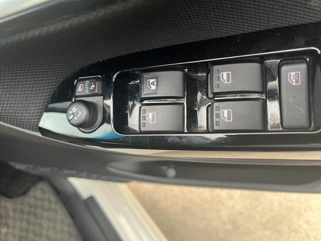 ムーヴ カスタム　ＲＳ　ハイパーリミテッドＳＡＩＩＩ　ドライブレコーダー　ＥＴＣ　全周囲カメラ　ＴＶ　衝突被害軽減システム　オートマチックハイビーム　オートライト　ＬＥＤヘッドランプ　スマートキー　アイドリングストップ　電動格納ミラー　シートヒーター（12枚目）