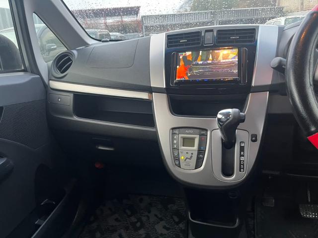 ムーヴ カスタム　ＲＳ　ドライブレコーダー　ＴＶ　ＬＥＤヘッドランプ　スマートキー　アイドリングストップ　ＣＶＴ　盗難防止システム　ＡＢＳ　アルミホイール　衝突安全ボディ　エアコン　パワーステアリング　パワーウィンドウ（6枚目）