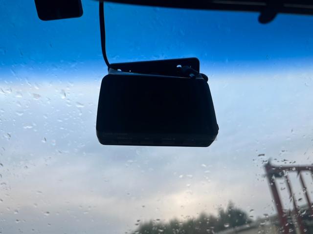 ムーヴ カスタム　ＲＳ　ドライブレコーダー　ＴＶ　ＬＥＤヘッドランプ　スマートキー　アイドリングストップ　ＣＶＴ　盗難防止システム　ＡＢＳ　アルミホイール　衝突安全ボディ　エアコン　パワーステアリング　パワーウィンドウ（8枚目）