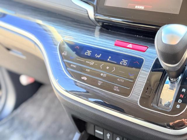 オデッセイ アブソルート・ＥＸ　禁煙車１年保障両側電動スライドドアＥＴＣ３６０度カメラレザーシートＢＴナビパドルシフト　盗難防止装置　横滑り防止装置　クルーズコントロール（51枚目）