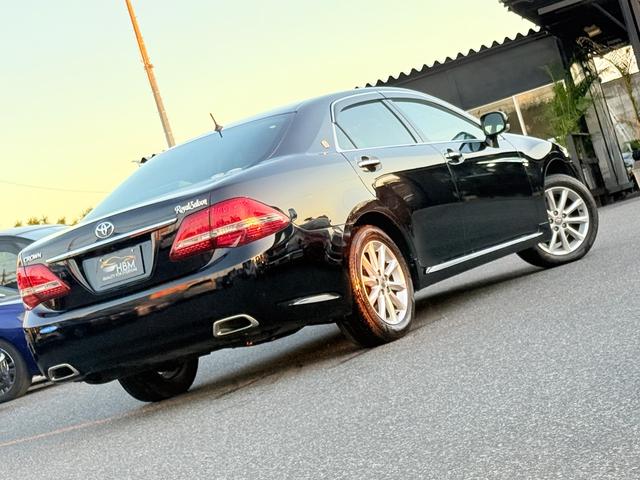 クラウン ２．５ロイヤルサルーンスペシャルエディション　禁煙車ＲＥＧＮＯタイヤ純正ナＡＷ　ＢｌｕｅｔｏｏｔｈＰスタートＥＴＣＢカメラ純正ＡＷ純正ナビ　クルーズコントロール　アダプティブヘッドライト　盗難防止装置　頸部衝撃緩和ヘッドレスト（8枚目）