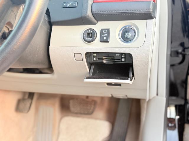 クラウン ２．５ロイヤルサルーンスペシャルエディション　禁煙車ＲＥＧＮＯタイヤ純正ナＡＷ　ＢｌｕｅｔｏｏｔｈＰスタートＥＴＣＢカメラ純正ＡＷ純正ナビ　クルーズコントロール　アダプティブヘッドライト　盗難防止装置　頸部衝撃緩和ヘッドレスト（46枚目）