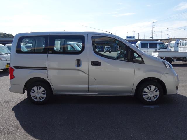 ＮＶ２００バネットバン ＶＸ　ＥＴＣ　キーレス　ＡＵＸ付ラジオ　スペアキー　両側スライドドア　最大積載量６００ｋｇ（4枚目）