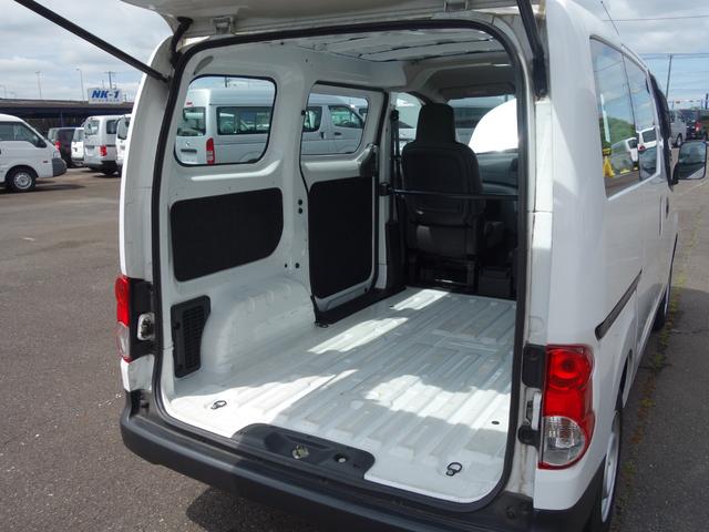 ＮＶ２００バネットバン ＤＸ　エマージェンシーブレーキ　レーンキープアシスト　オートライト　横滑り防止　キーレス　両側スライドドア　ＡＵＸ　ＵＳＢ接続（18枚目）