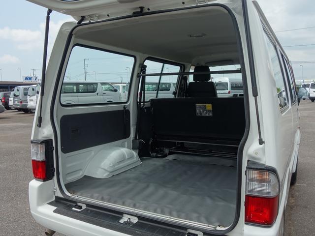 ボンゴバン ＤＸ　低床　乗車定員５名　最大積載量１１５０ｋｇ　キーレス　ＡＭＦＭラジオ　ＡＢＳ　ドアバイザー　パワーウィンドウ　走行４２０００ｋｍ（18枚目）