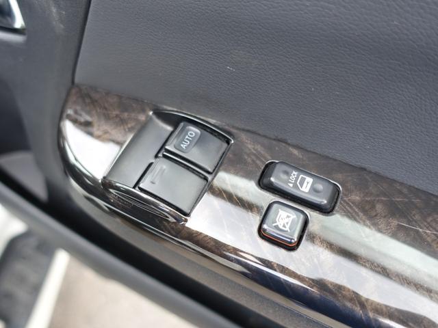 ハイエースバン スーパーＧＬ　ダークプライム　純正メモリーナビ　バックカメラ　Ｂｌｕｅｔｏｏｔｈ　フルセグ　スマートキー　プッシュスタート　ＥＴＣ　ＬＥＤヘッドライト　オートライト　フォグランプ　ステアリングリモコン　後席冷暖房（29枚目）