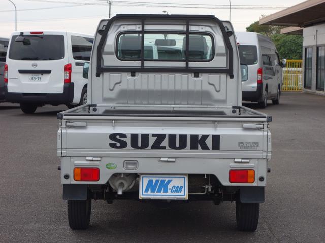 キャリイトラック KCエアコン・パワステ 5速MT バンパーカット加工 鳥居ブラックペイント リアゲートSUZUKIデカール AMFMラジオ ドアバイザー 荷台マット アオリガード(3枚目)