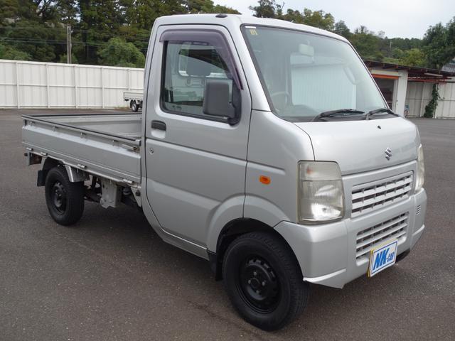 キャリイトラック KCエアコン・パワステ 5速MT バンパーカット加工 鳥居ブラックペイント リアゲートSUZUKIデカール AMFMラジオ ドアバイザー 荷台マット アオリガード(6枚目)