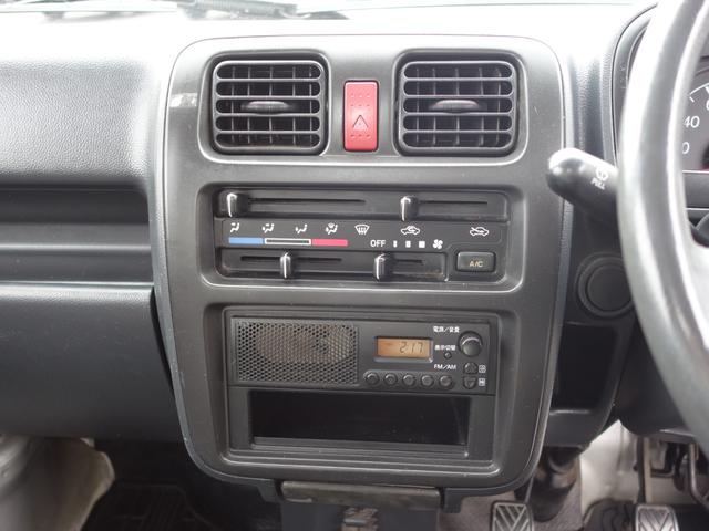 キャリイトラック KCエアコン・パワステ 5速MT バンパーカット加工 鳥居ブラックペイント リアゲートSUZUKIデカール AMFMラジオ ドアバイザー 荷台マット アオリガード(10枚目)