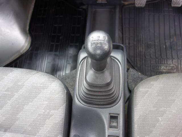 キャリイトラック KCエアコン・パワステ 5速MT バンパーカット加工 鳥居ブラックペイント リアゲートSUZUKIデカール AMFMラジオ ドアバイザー 荷台マット アオリガード(11枚目)