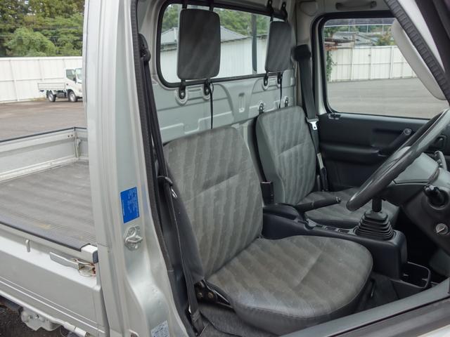 キャリイトラック KCエアコン・パワステ 5速MT バンパーカット加工 鳥居ブラックペイント リアゲートSUZUKIデカール AMFMラジオ ドアバイザー 荷台マット アオリガード(14枚目)