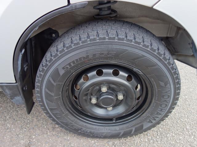 キャリイトラック KCエアコン・パワステ 5速MT バンパーカット加工 鳥居ブラックペイント リアゲートSUZUKIデカール AMFMラジオ ドアバイザー 荷台マット アオリガード(19枚目)