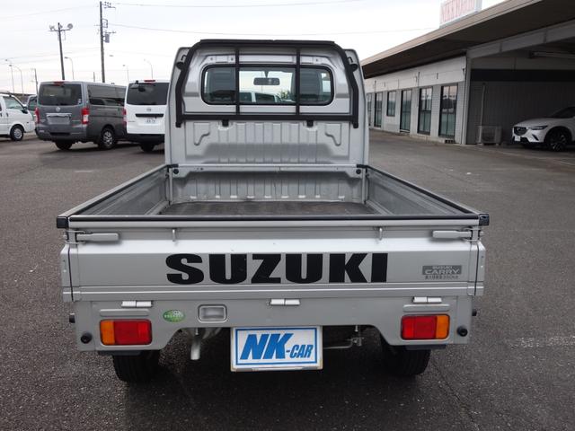 キャリイトラック KCエアコン・パワステ 5速MT バンパーカット加工 鳥居ブラックペイント リアゲートSUZUKIデカール AMFMラジオ ドアバイザー 荷台マット アオリガード(23枚目)