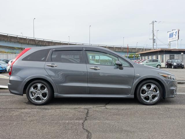 ストリーム ＲＳＺ特別仕様車　ＨＤＤナビエディション　純正ＨＤＤナビ　バックカメラ　ＨＩＤヘッドライト　フォグランプ　オートライト　ＥＴＣ　キーレス　ワンセグ　ステアリングリモコン　純正アルミ（4枚目）