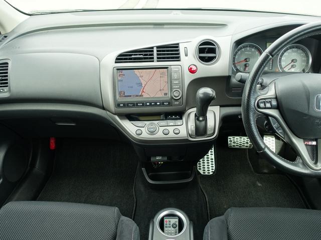 ストリーム ＲＳＺ特別仕様車　ＨＤＤナビエディション　純正ＨＤＤナビ　バックカメラ　ＨＩＤヘッドライト　フォグランプ　オートライト　ＥＴＣ　キーレス　ワンセグ　ステアリングリモコン　純正アルミ（10枚目）