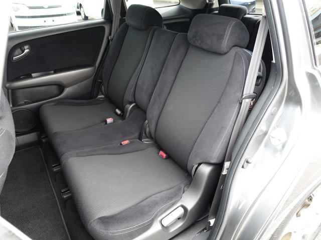 ストリーム ＲＳＺ特別仕様車　ＨＤＤナビエディション　純正ＨＤＤナビ　バックカメラ　ＨＩＤヘッドライト　フォグランプ　オートライト　ＥＴＣ　キーレス　ワンセグ　ステアリングリモコン　純正アルミ（14枚目）